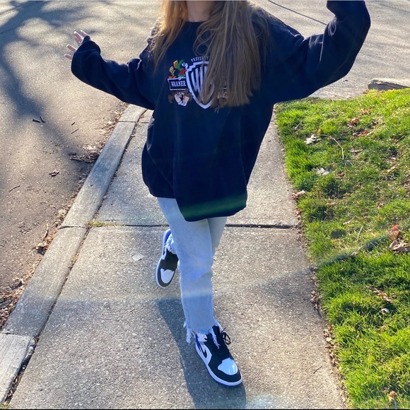 Meet your Posher, Emily - Picture 1 of 1